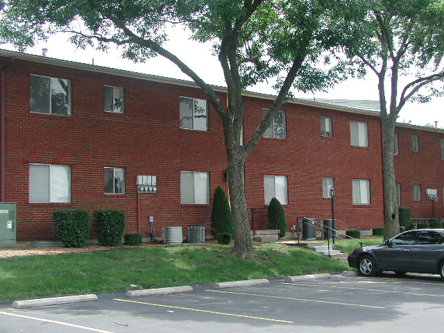 photo of a building with plain details 