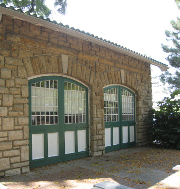 photo of building with nonfunctioning garage doors