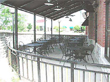 photo of outdoor dining area located between Pad Site Buildings