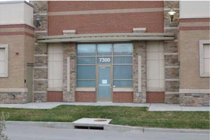 photo of a commercial building with inadequate window transparency